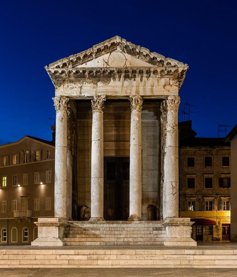 Central Augustus App Pula Exterior foto
